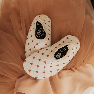 Аквашузы Mrs. Ertha "Lovely Roots", танец сердец